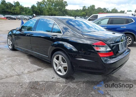 2007 Mercedes-Benz S 550 z USA, uszkodzony, nr VIN WDDNG71XX7A053806